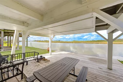 Exterior - 239 Redfish Dr, Freeport, TX 77541 photo 9 of 10