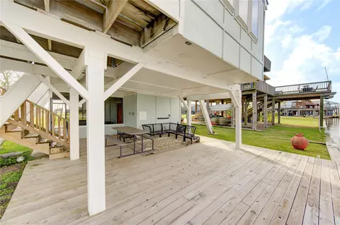 Exterior - 239 Redfish Dr, Freeport, TX 77541 photo 8 of 10
