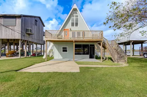 Exterior - 239 Redfish Dr, Freeport, TX 77541 photo 2 of 10
