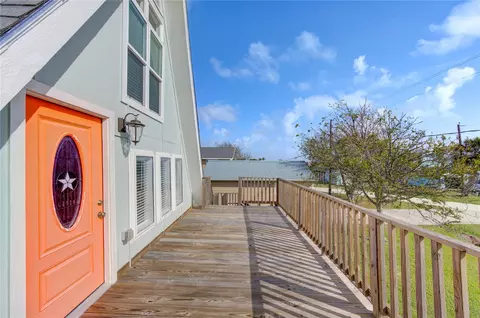 Exterior - 239 Redfish Dr, Freeport, TX 77541 photo 6 of 10