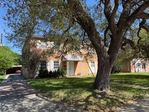 8711 Ilona Ln, Houston, TX 77025