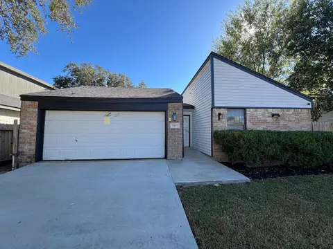 7807 Secretariat Ln, Houston, TX 77071