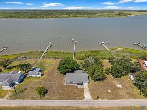 532 County Road 311, Port Lavaca, TX 77979