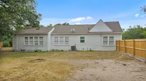Exterior - 335 N Robb St, Trinity, TX 75862 photo 5 of 5