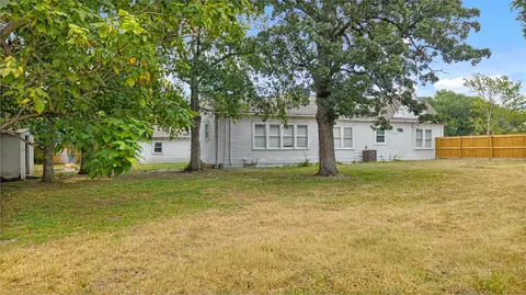 Exterior - 335 N Robb St, Trinity, TX 75862 photo 4 of 5