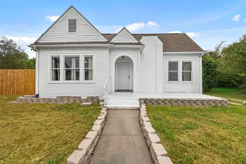 Exterior - 335 N Robb St, Trinity, TX 75862 photo 1 of 5