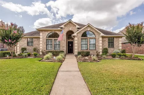 1813 Mesa Verde Dr, Deer Park, TX 77536