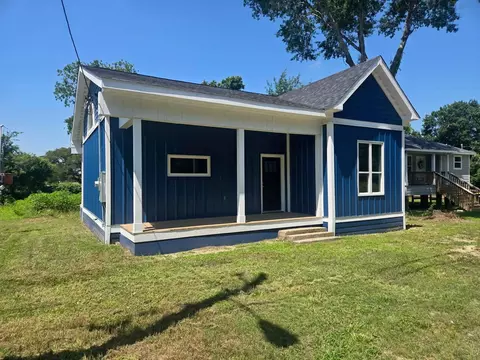 401 W A St, Eagle Lake, TX 77434