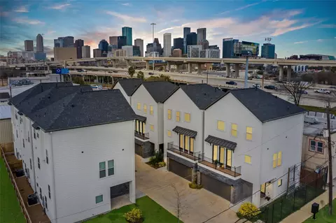2014 Saint Charles St, Houston, TX 77003