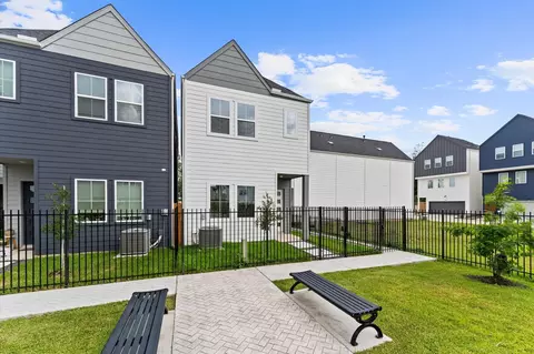 2213 Springwood Vista Ln, Houston, TX 77055