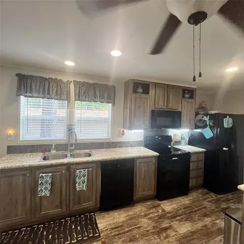 Kitchen - 5002 Fm 811, Centerville, TX 75833 photo 5 of 5