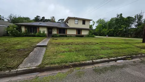 1301 Olive St, Baytown, TX 77520