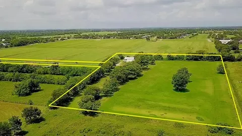 2923 Krenek Rd, Crosby, TX 77532