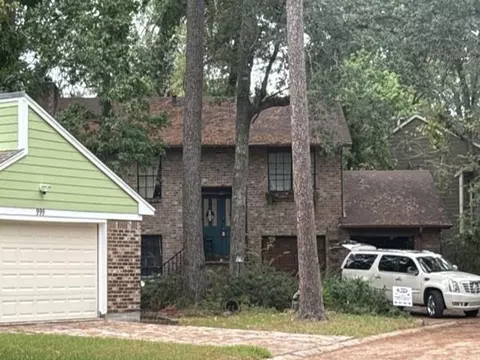 995 N Red Cedar Cir, The Woodlands, TX 77380