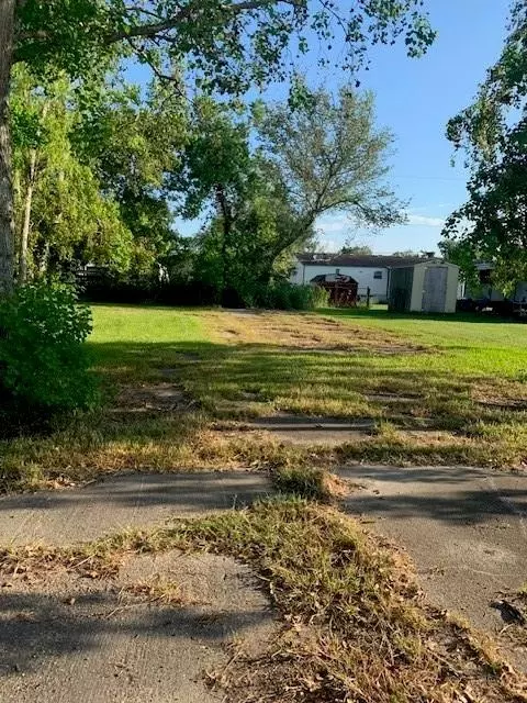 157 Cossin Rd, Angleton, TX 77515 photo 8