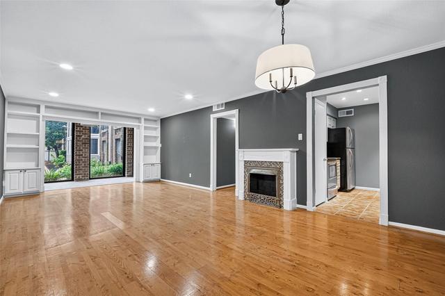 7575 Katy Fwy #18, Houston, TX 77024