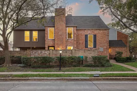 1266 Fountain View Dr #174, Houston, TX 77057
