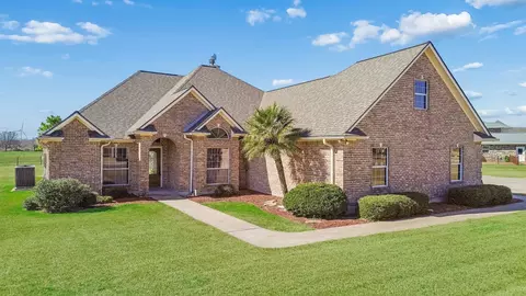 101 County Road 397, Bay City, TX 77414
