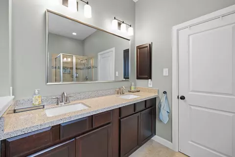 Bath - 3311 Sunlight Hill Ln, Spring, TX 77386 photo 2 of 5