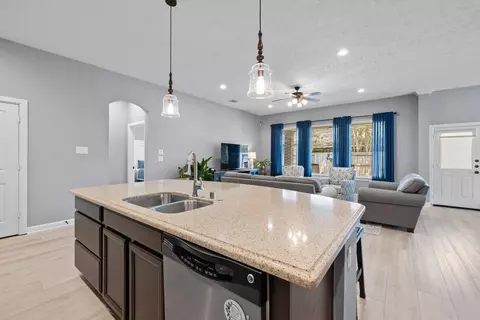 Kitchen - 3311 Sunlight Hill Ln, Spring, TX 77386 photo 7 of 9