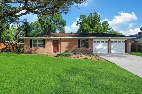 1711 Pecan Ln, Stafford, TX 77477