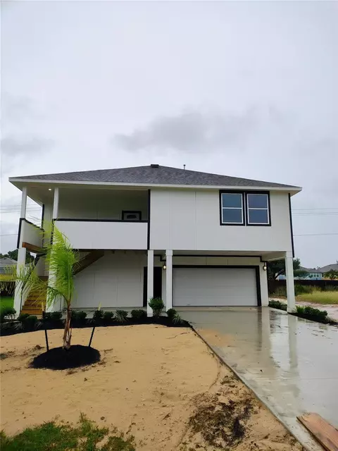 604 Fairfield St E, Shoreacres, TX 77571