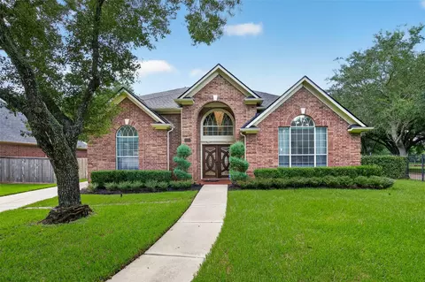 1802 Pepper Tree Ct, Sugar Land, TX 77479