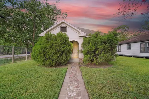 5307 Crane St, Houston, TX 77026