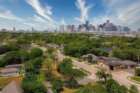 2604 Canfield St, Houston, TX 77004