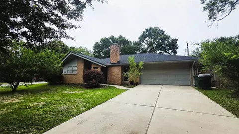 5315 Briarbend Dr, Houston, TX 77096
