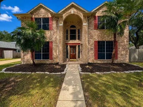 1250 Hunter Wood Dr, League City, TX 77573