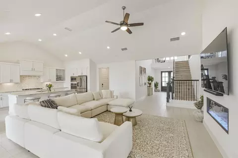 Living - 26923 Longwood Ledge Dr, Spring, TX 77389 photo 1 of 2