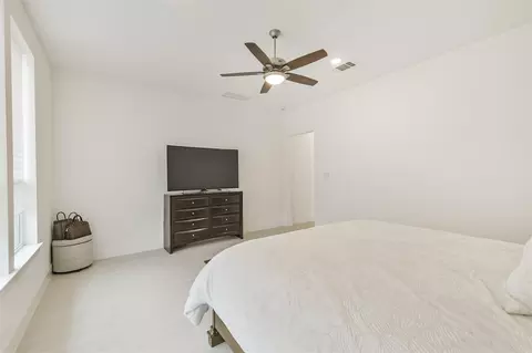 Bedroom - 26923 Longwood Ledge Dr, Spring, TX 77389 photo 2 of 7