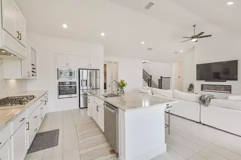 Kitchen - 26923 Longwood Ledge Dr, Spring, TX 77389 photo 3 of 5