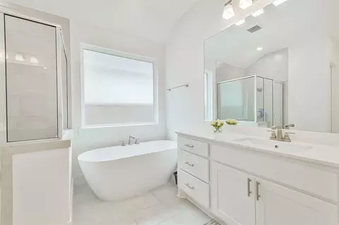 Bath - 26923 Longwood Ledge Dr, Spring, TX 77389 photo 2 of 3