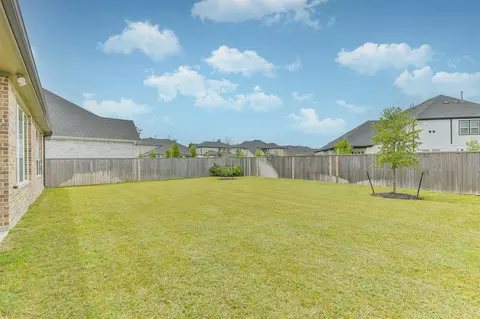 Exterior - 26923 Longwood Ledge Dr, Spring, TX 77389 photo 5 of 8