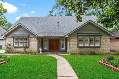 2 Brewster St, Conroe, TX 77301 photo 1
