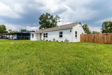 9529 Fairland Dr, Houston, TX 77051