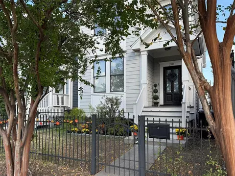 201 W 24th St, Houston, TX 77008