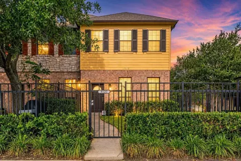 9120 Lakes At 610 Dr, Houston, TX 77054