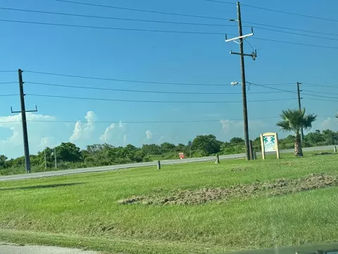 982 S Melody Ln, Crystal Beach, TX 77650