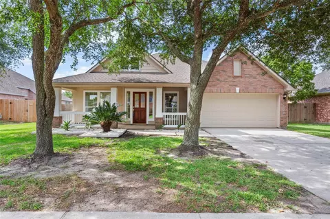 938 Mystic Village Ln, Seabrook, TX 77586
