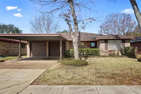 717 Arbor Dr, Deer Park, TX 77536