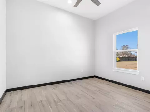 Bedroom - 209 Silverleaf St, Sweeny, TX 77480 photo 4 of 6