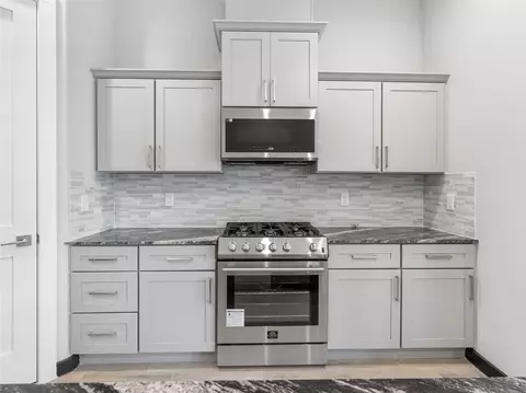 Kitchen - 209 Silverleaf St, Sweeny, TX 77480 photo 10 of 10