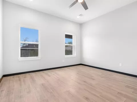 Bedroom - 209 Silverleaf St, Sweeny, TX 77480 photo 2 of 6