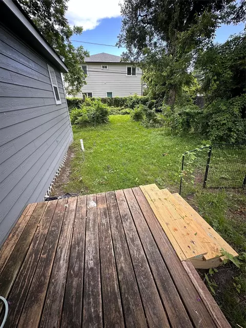 Exterior - 4802 Eppes St, Houston, TX 77021 photo 5 of 6