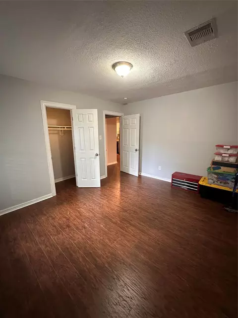 Bedroom - 4802 Eppes St, Houston, TX 77021 photo 8 of 9