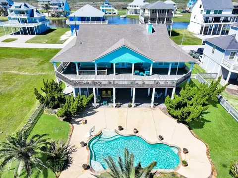 3626 Biscayne Beach Rd, Port Bolivar, TX 77650