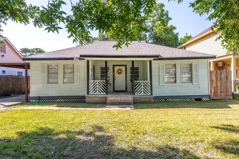 1427 Hankamer St, Pasadena, TX 77506